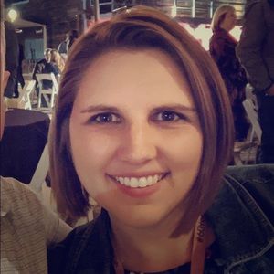 Meet your Posher, Laurie